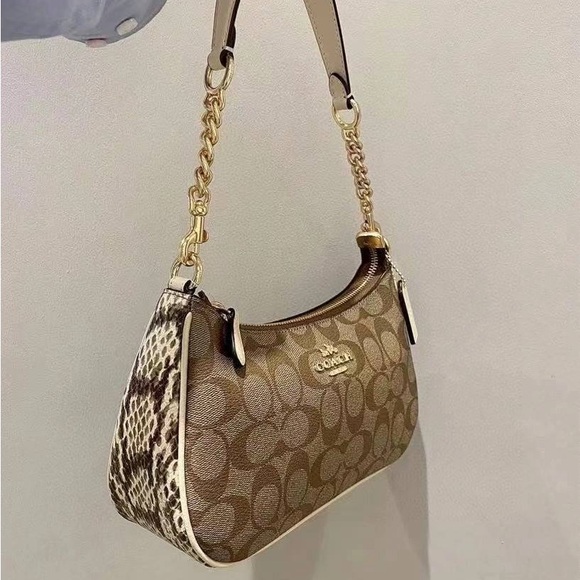 coach Teri Shoulder Bag In Signature Canvas cc323 - Picture 2 of 5